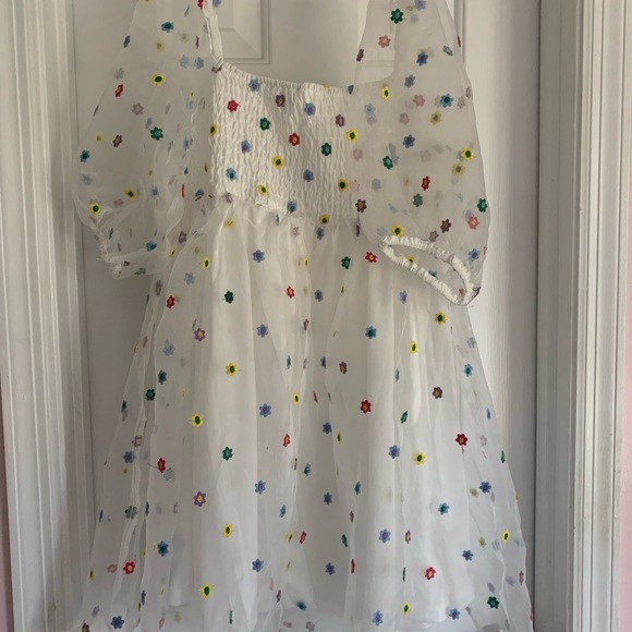 WHITE FLOWER DRESS - Picture 3 of 3